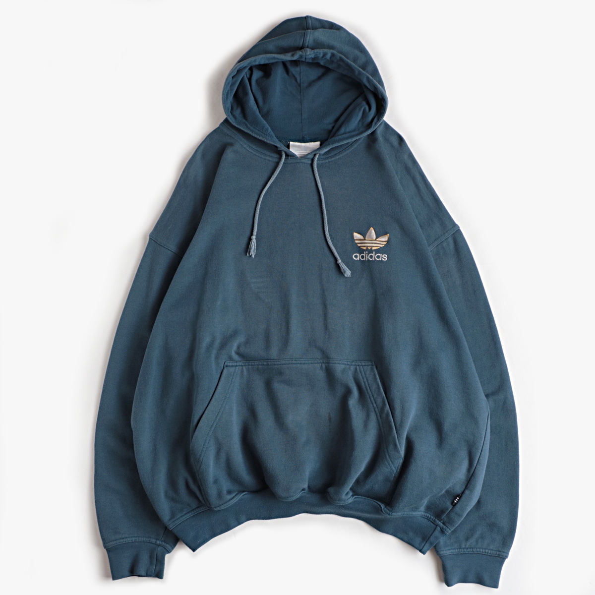 adidasパーカー