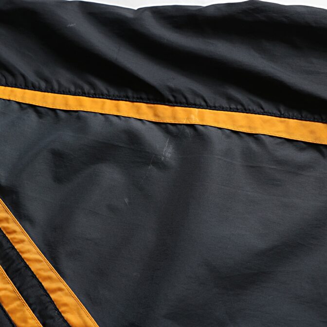 90s ナイキ ナイロン ジャケット 黒 黄